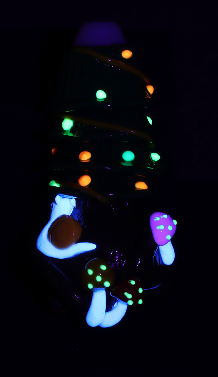 Shroom Xmas Tree Enamel Resin Sculpted Glass Spoon Pipe