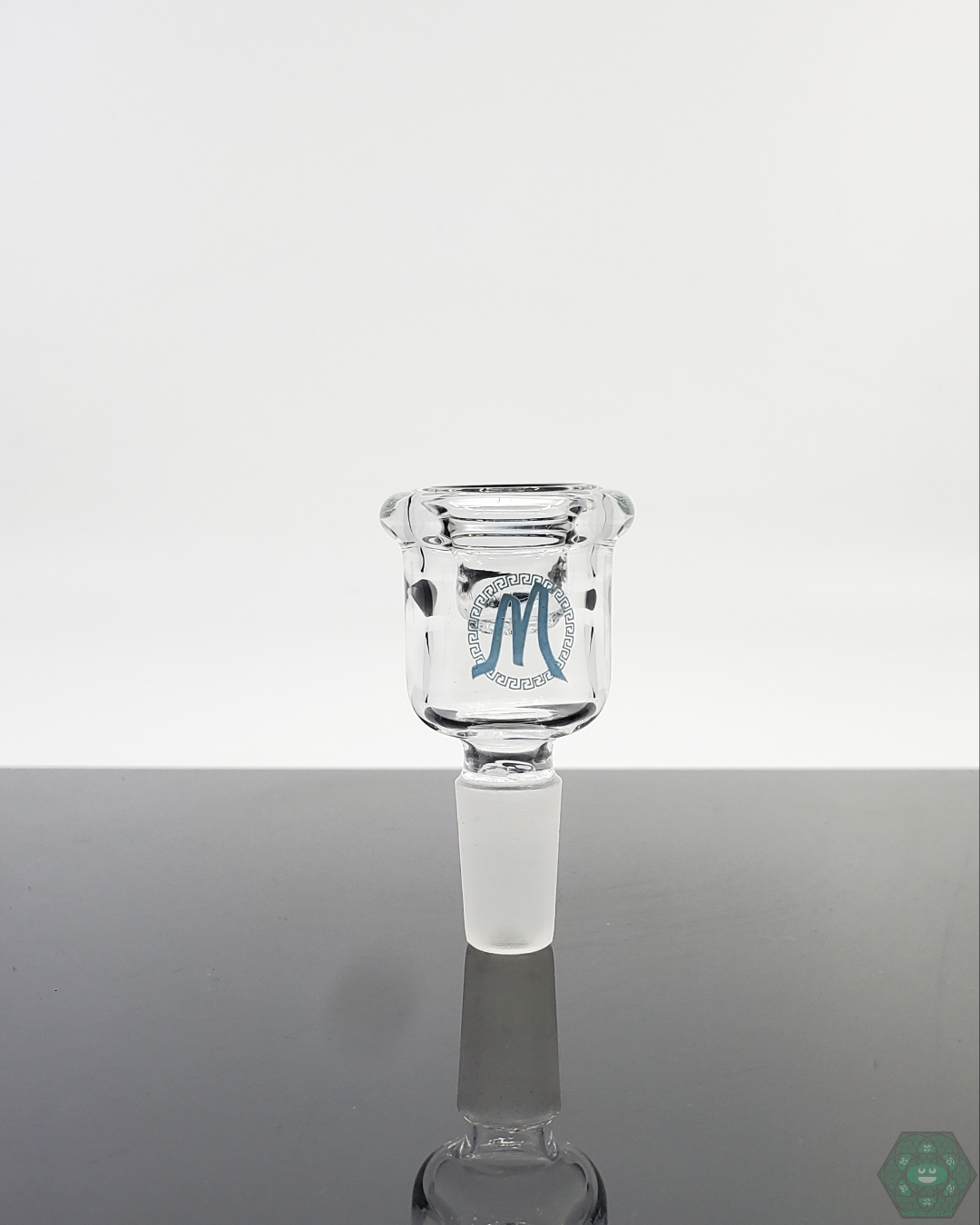 Durable Monark Glass built-in screen slide, ideal for bongs and water pipes.
