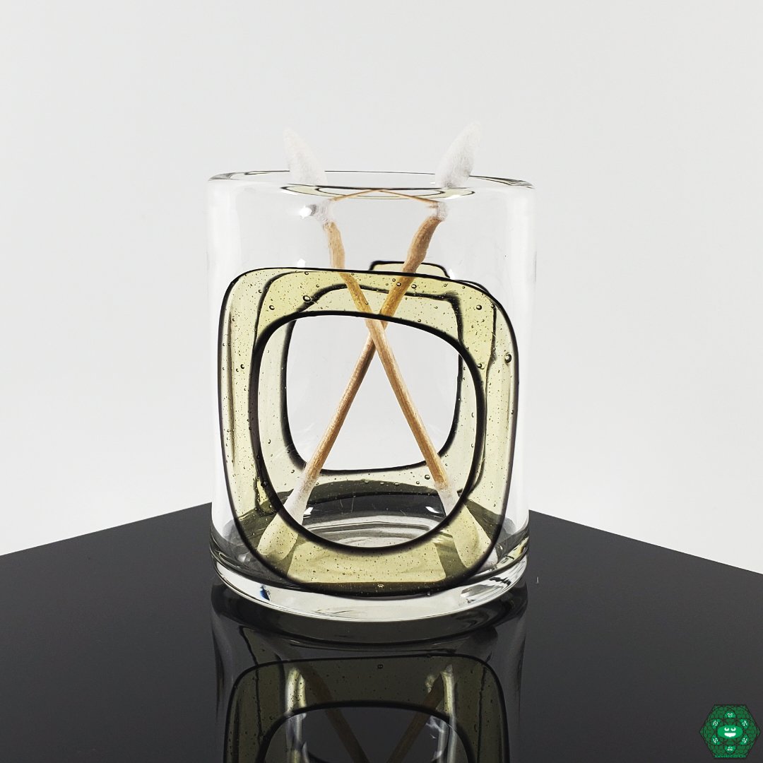 Organized Dab Setup: Keep your dabbing essentials in order with the Bowman Q-Tip Jar, ensuring a clean and efficient dabbing experience.