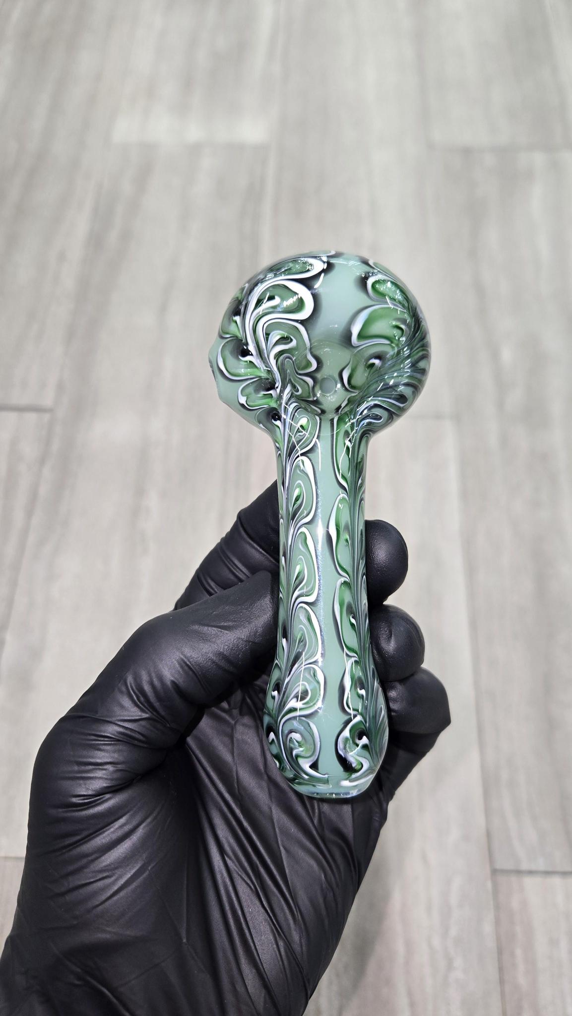Izlow Glass - Periwinkle Handpipe