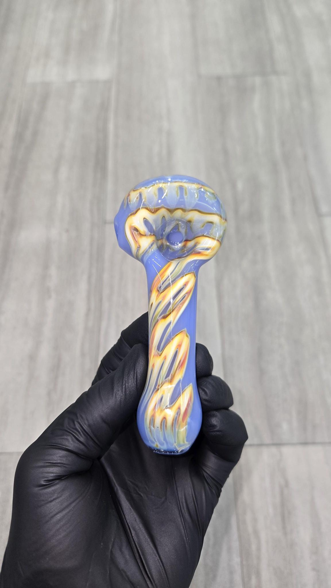 Izlow Glass - Periwinkle Crazy Line Handpipe