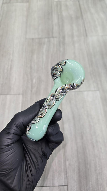 Izlow Glass - Periwinkle Half Paisley Handpipe