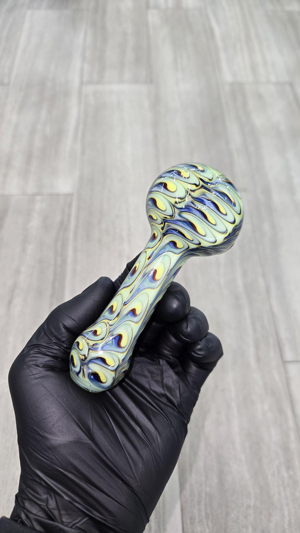 Izlow Glass - Peacock Handpipe
