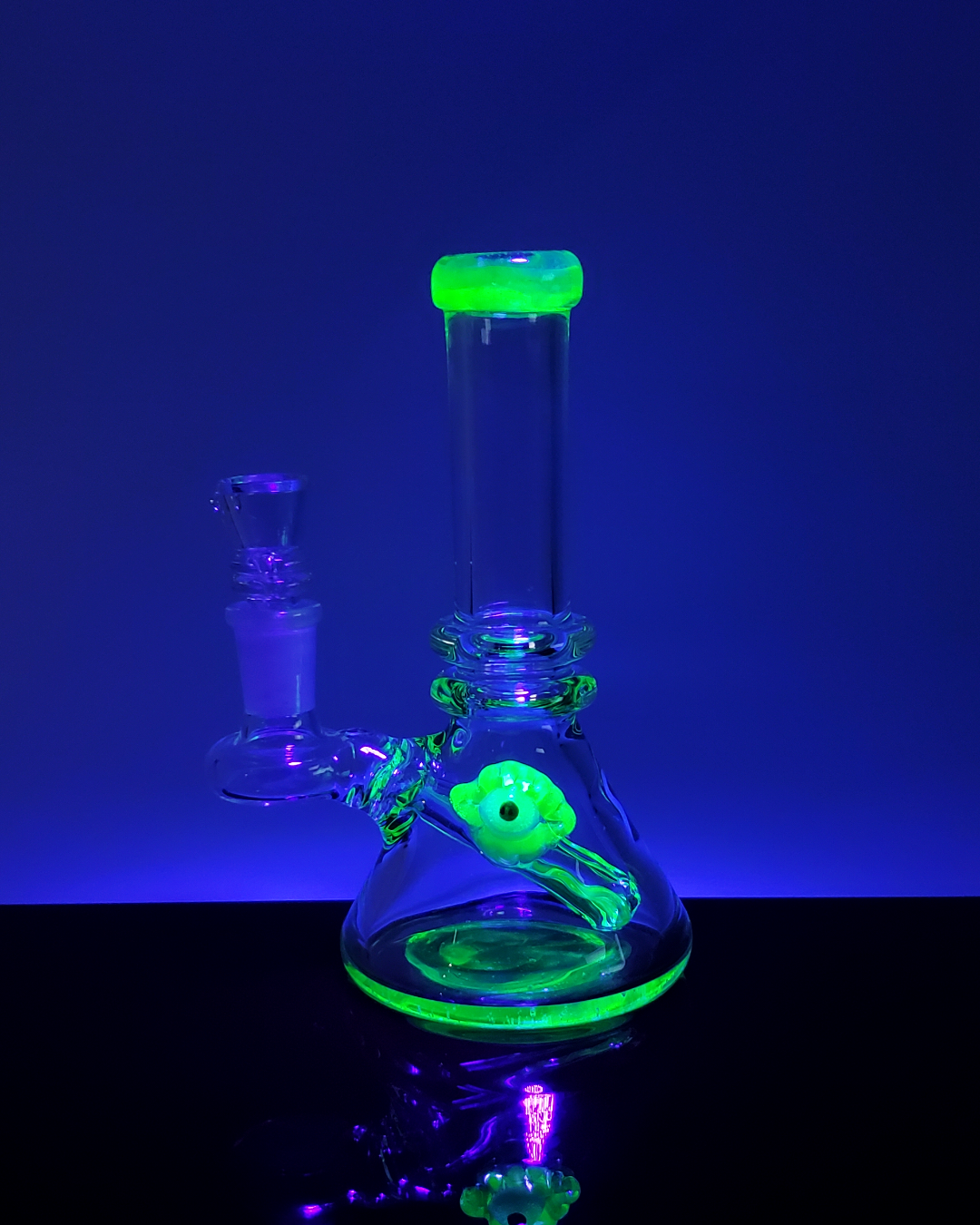 Display of the Eyeball Banger Hanger in different color options, demonstrating its artistic flair and functionality for flavorful hits.