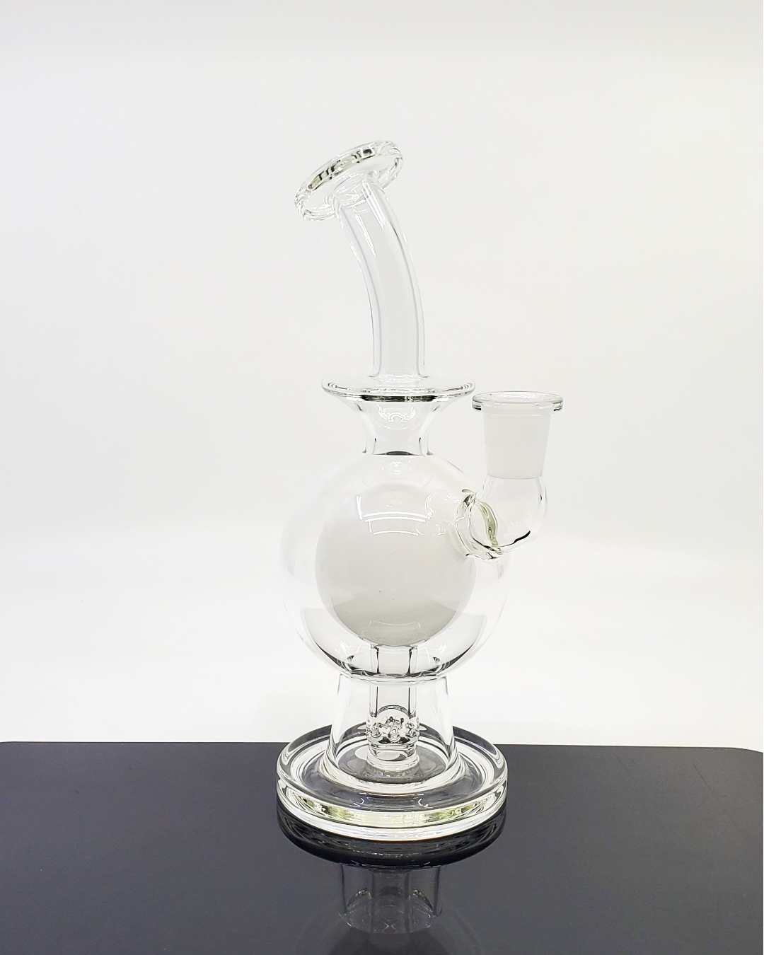 Mike D Glass Color Accent Ball Rig โ 10mm Compact and Stylish Dab Rig โ HG