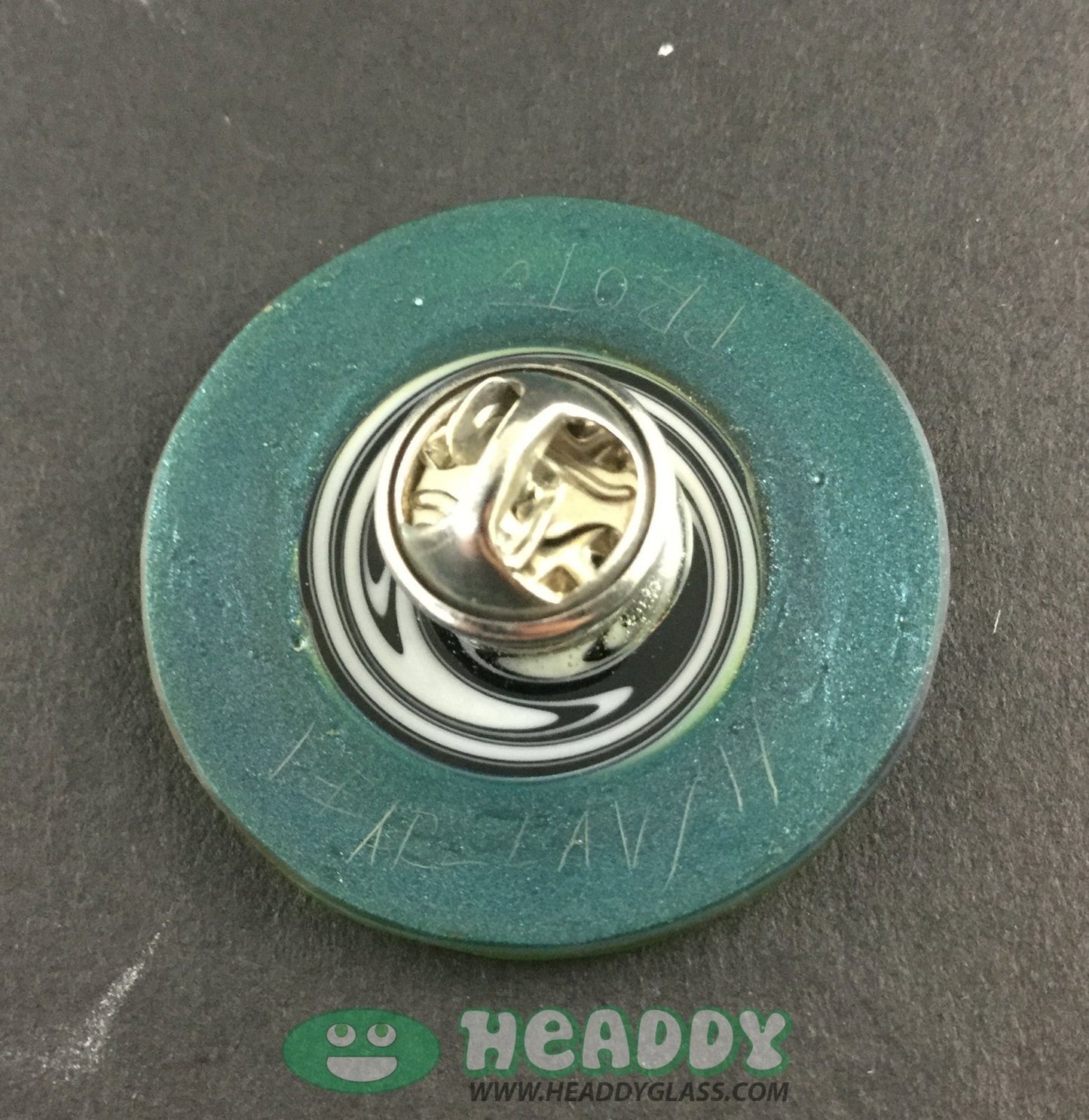 Bearclaw hat pin - Headdy Glass