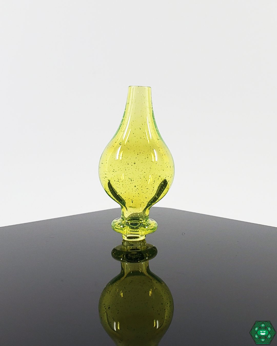 E.F Norris Bubble Caps for Smooth Vaporization: The 25MM size ensures optimized airflow and smooth hits, available in a variety of vibrant colors.